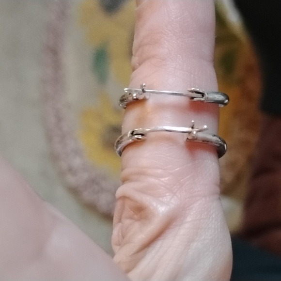 Mini Tiffany Heart Tag Earrings On 925 Huggies Price Firm New Never Worn - Picture 2 of 3